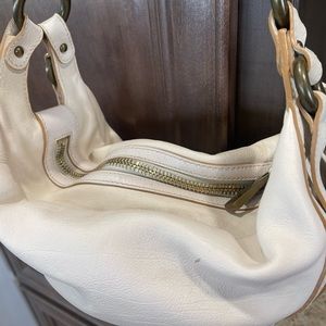 White adjustable shoulder strap leather Marc Jacob’s purse